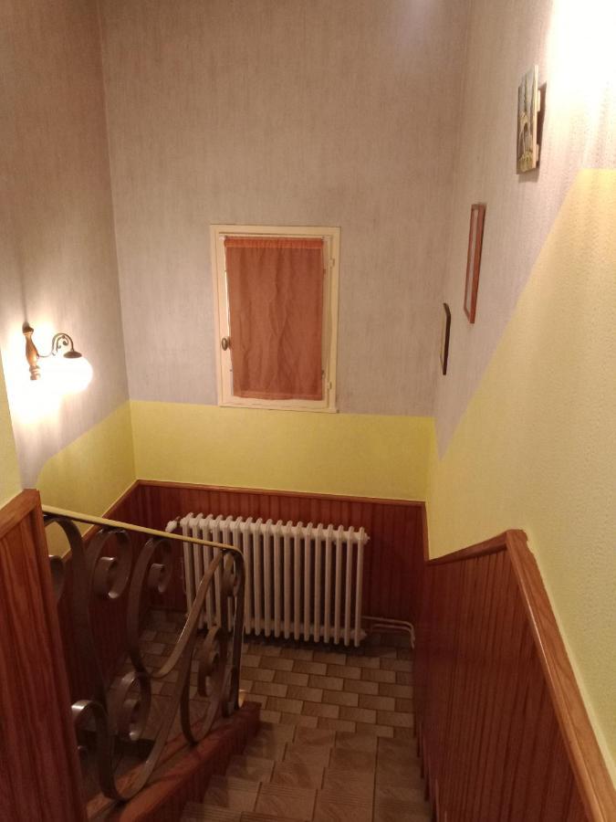 Maison Entiere Avec Parking, Garage Et Jardin Montluçon Zewnętrze zdjęcie