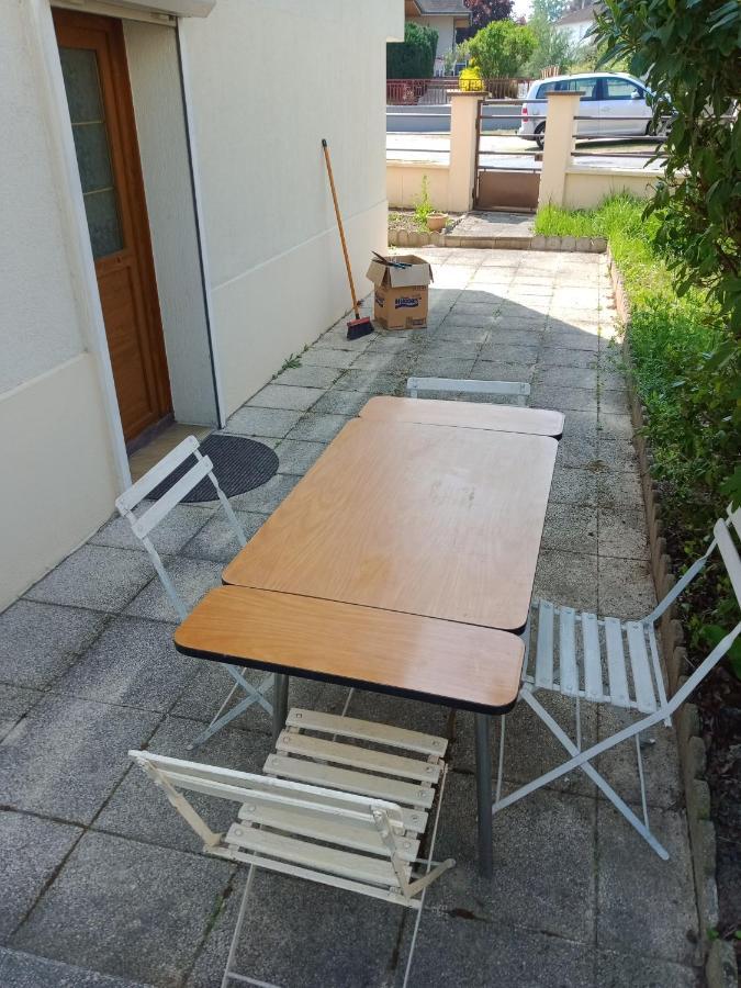 Maison Entiere Avec Parking, Garage Et Jardin Montluçon Zewnętrze zdjęcie