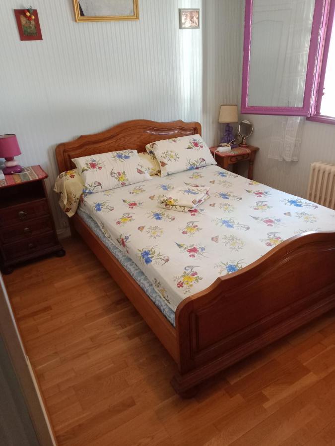 Maison Entiere Avec Parking, Garage Et Jardin Montluçon Zewnętrze zdjęcie