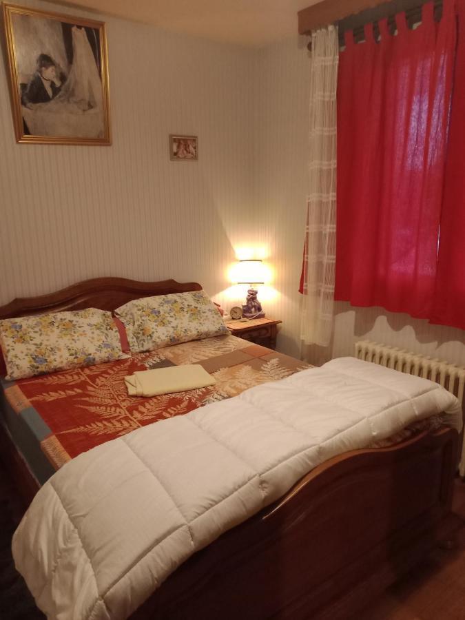 Maison Entiere Avec Parking, Garage Et Jardin Montluçon Zewnętrze zdjęcie