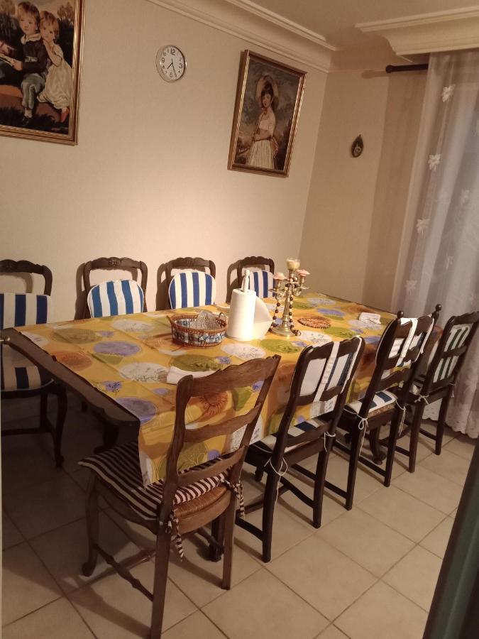 Maison Entiere Avec Parking, Garage Et Jardin Montluçon Zewnętrze zdjęcie