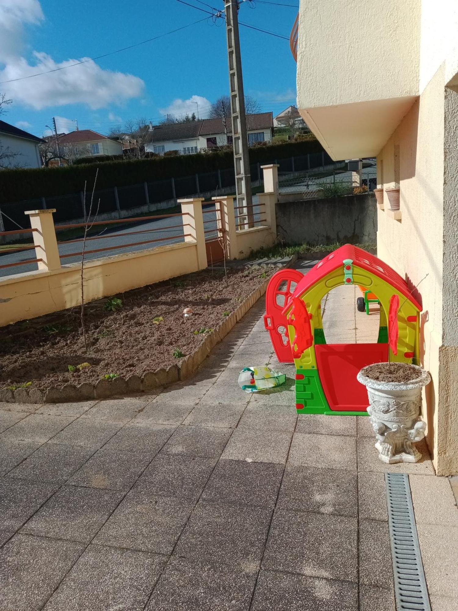 Maison Entiere Avec Parking, Garage Et Jardin Montluçon Pokój zdjęcie
